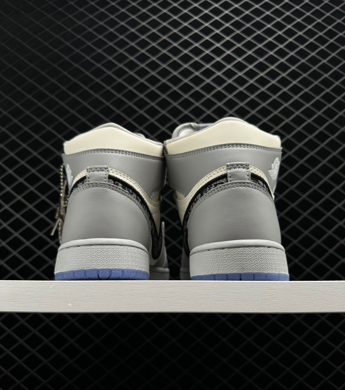 Jordan x Dior Air Jordan 1 Retro High Sneakers