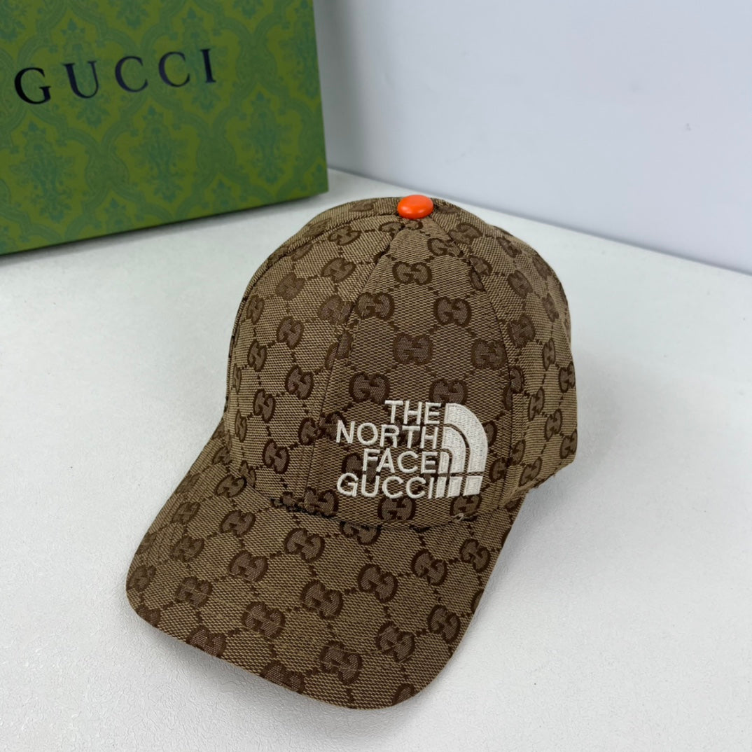 Boné North Face by Gucci