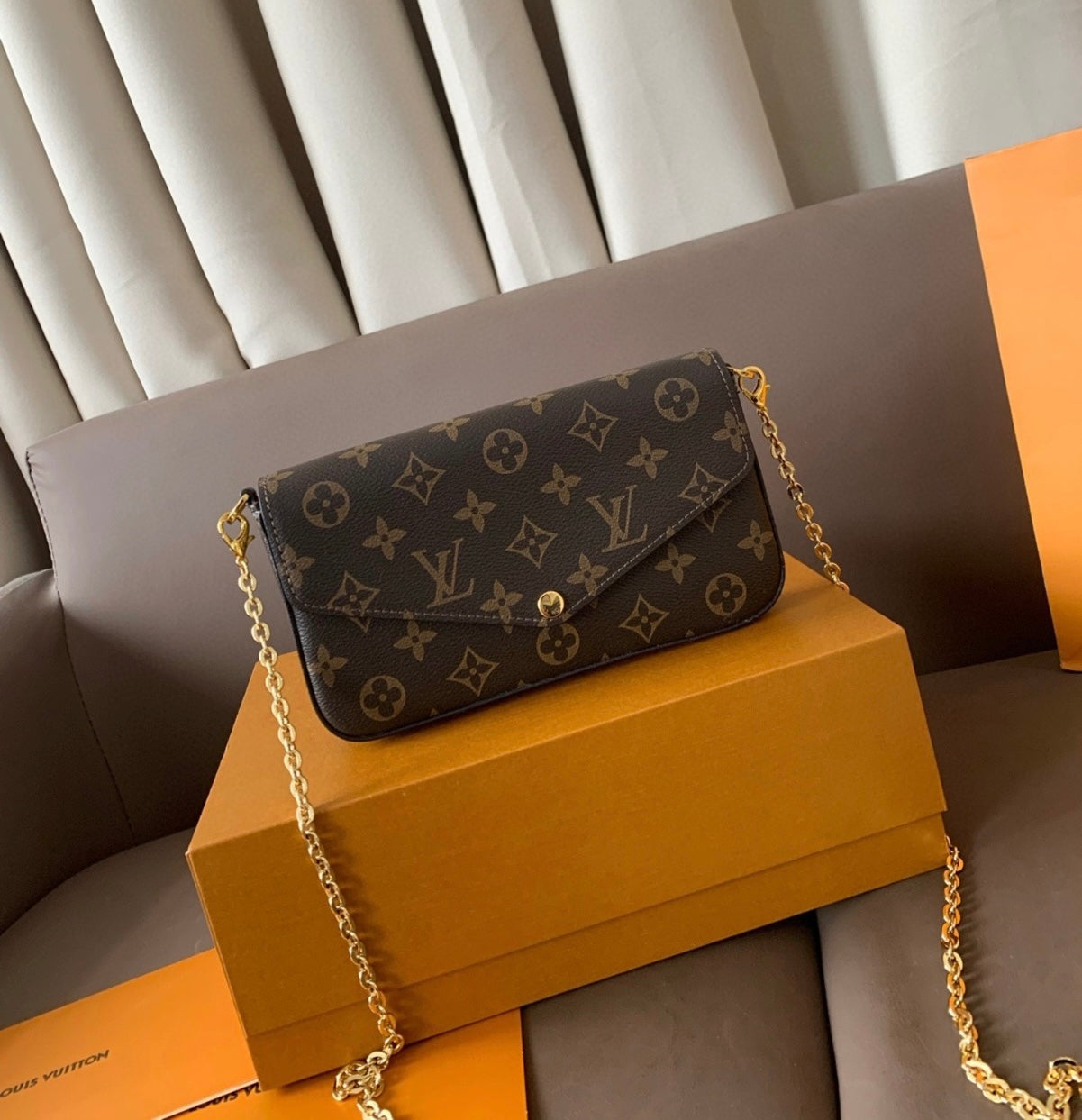 LV Pochette Félicie