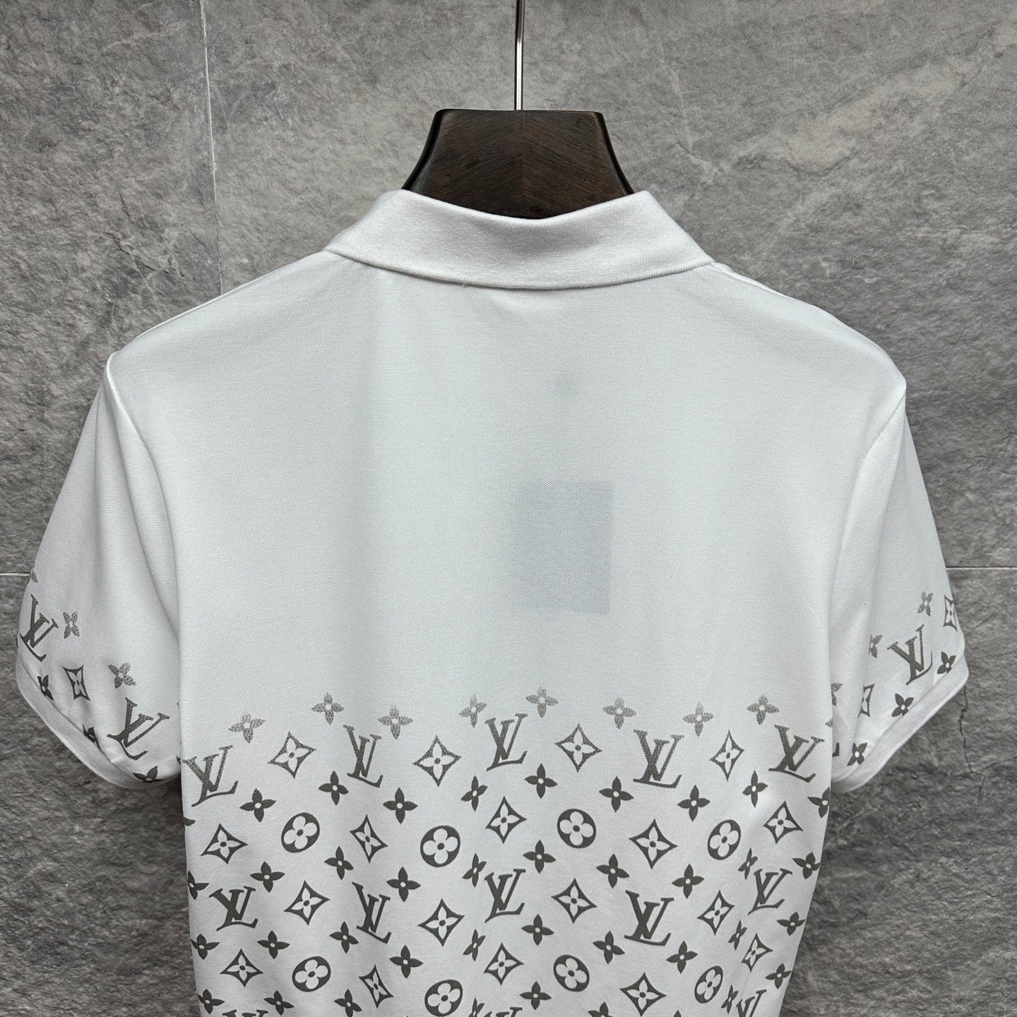 Polo LV Louis Vuitton monograma estampado gradiente