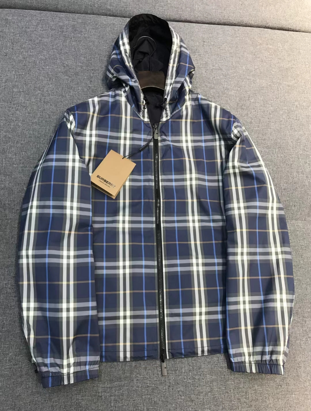 Casaco Burberry reversível modelo Newport