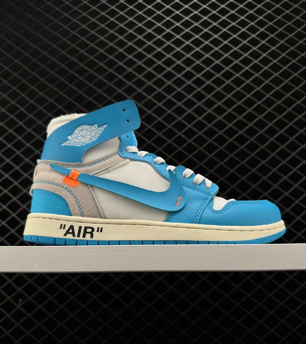 Nike Air Jordan 1 High vs Off White Chicago