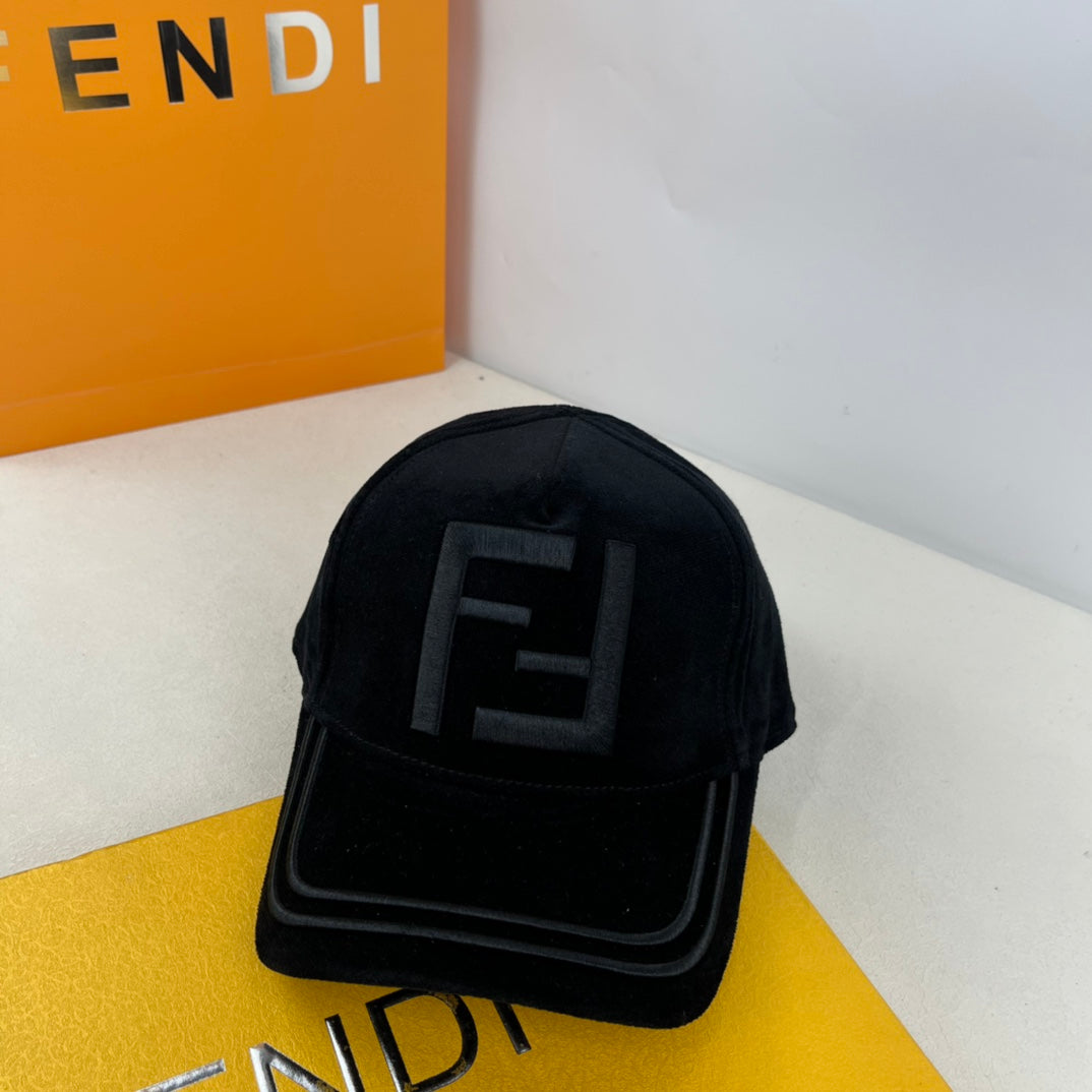 Boné Fendi