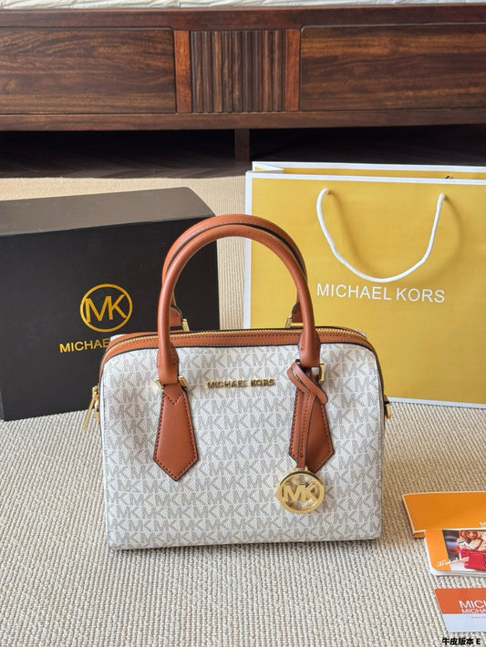 Bolsa Michael Kors Hayes Small Duffle Bag