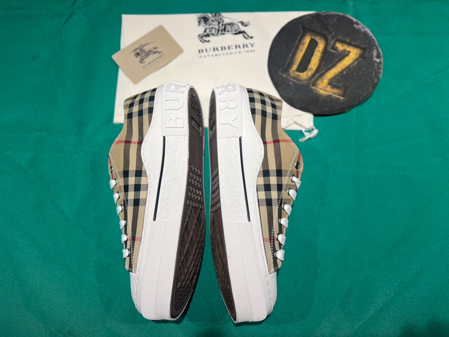 PROMOÇÃO Burberry Vintage Check tam.39
