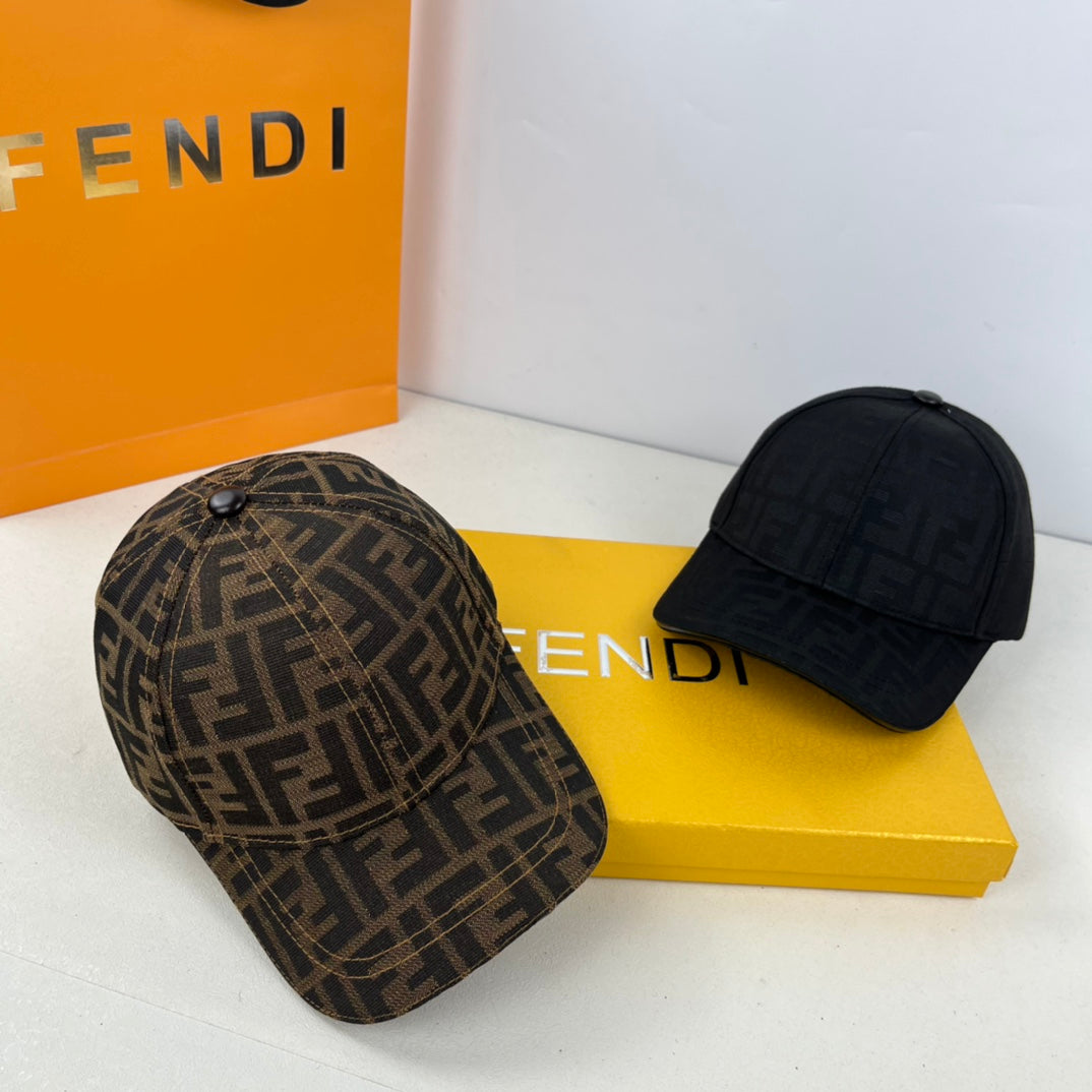Boné Fendi
