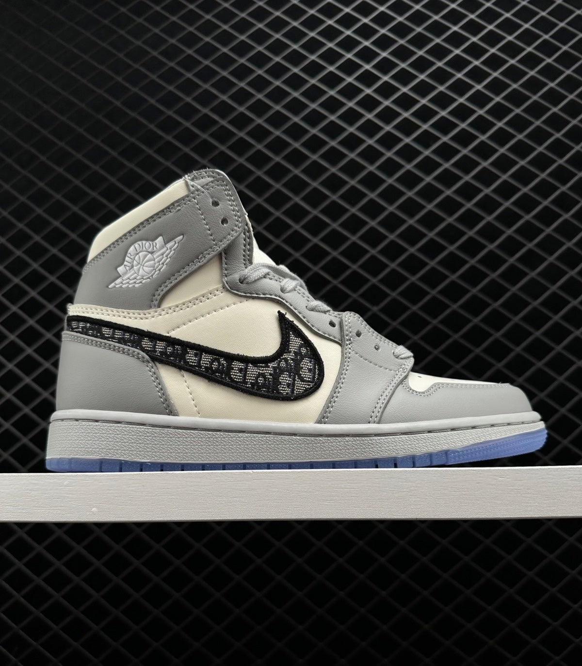 Jordan x Dior Air Jordan 1 Retro High Sneakers