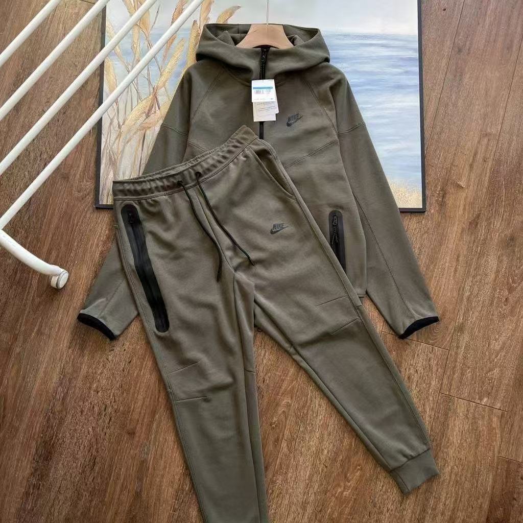 Nike Tech