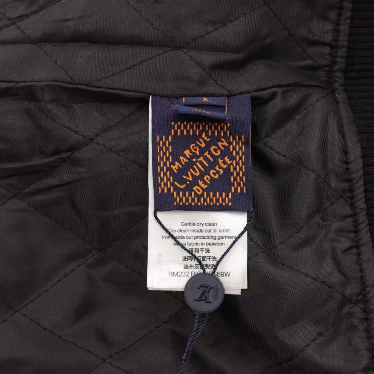 Bomber varsity da LV