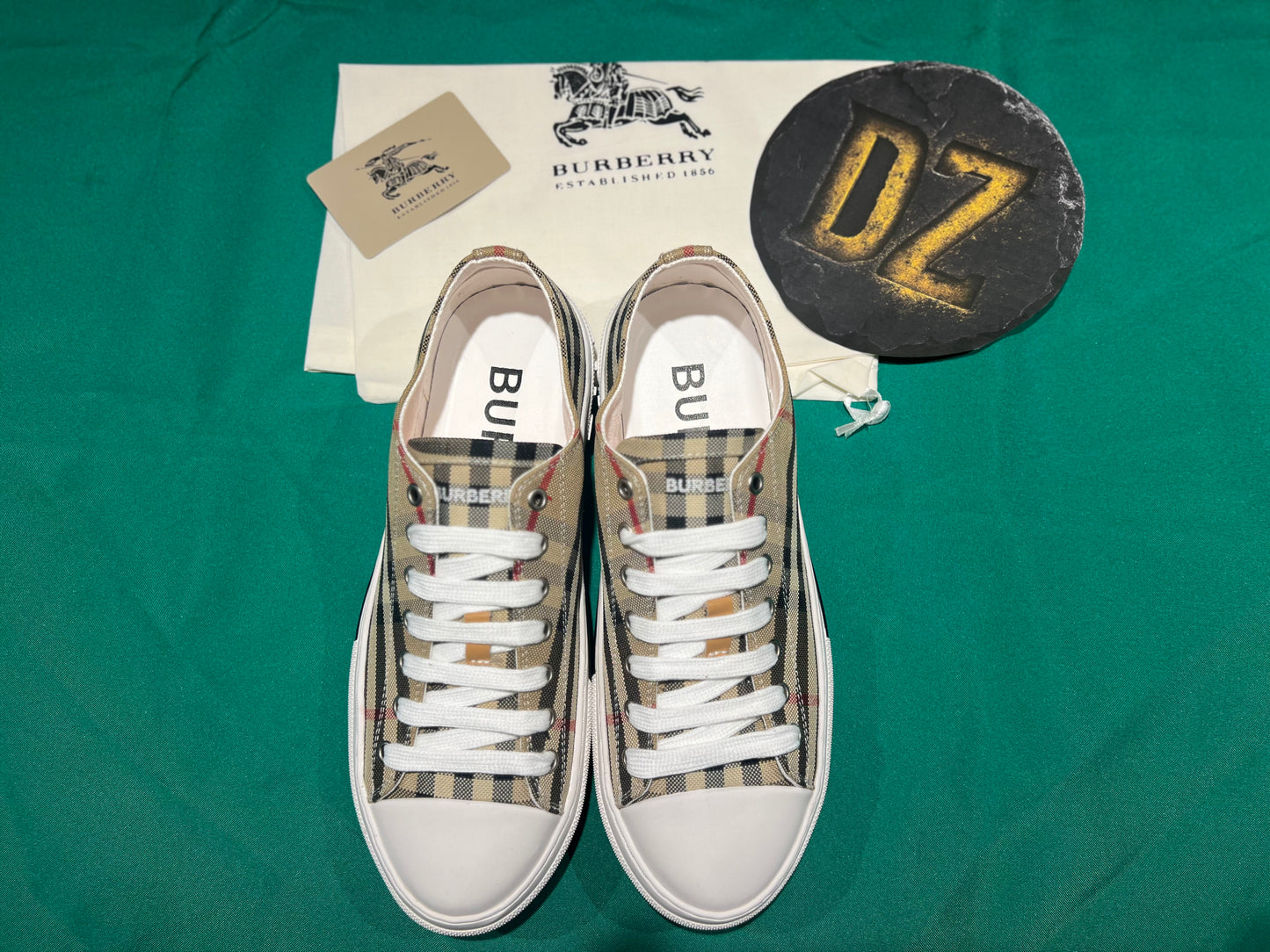 PROMOÇÃO Burberry Vintage Check tam.39