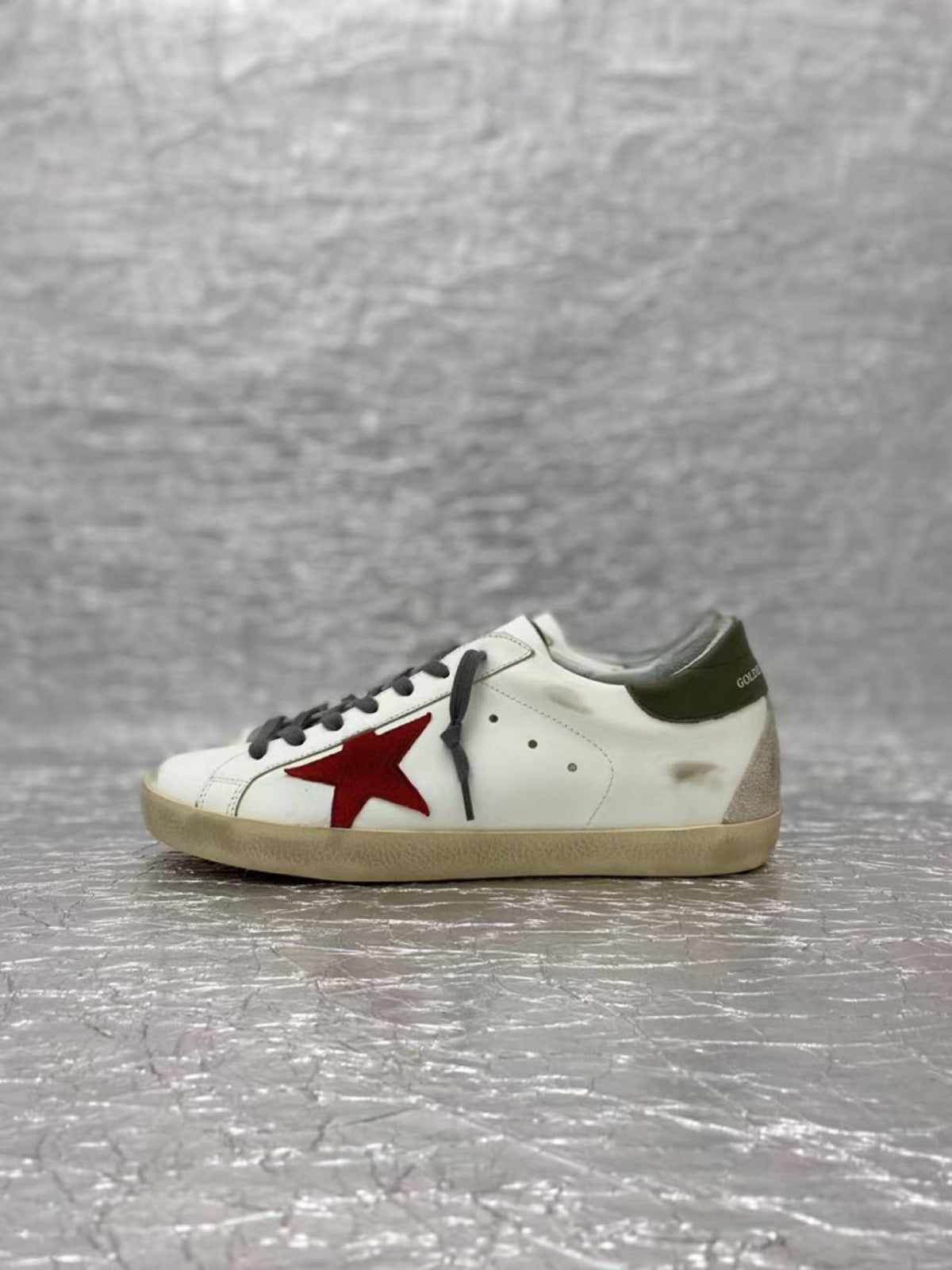 Golden Goose Super-Star