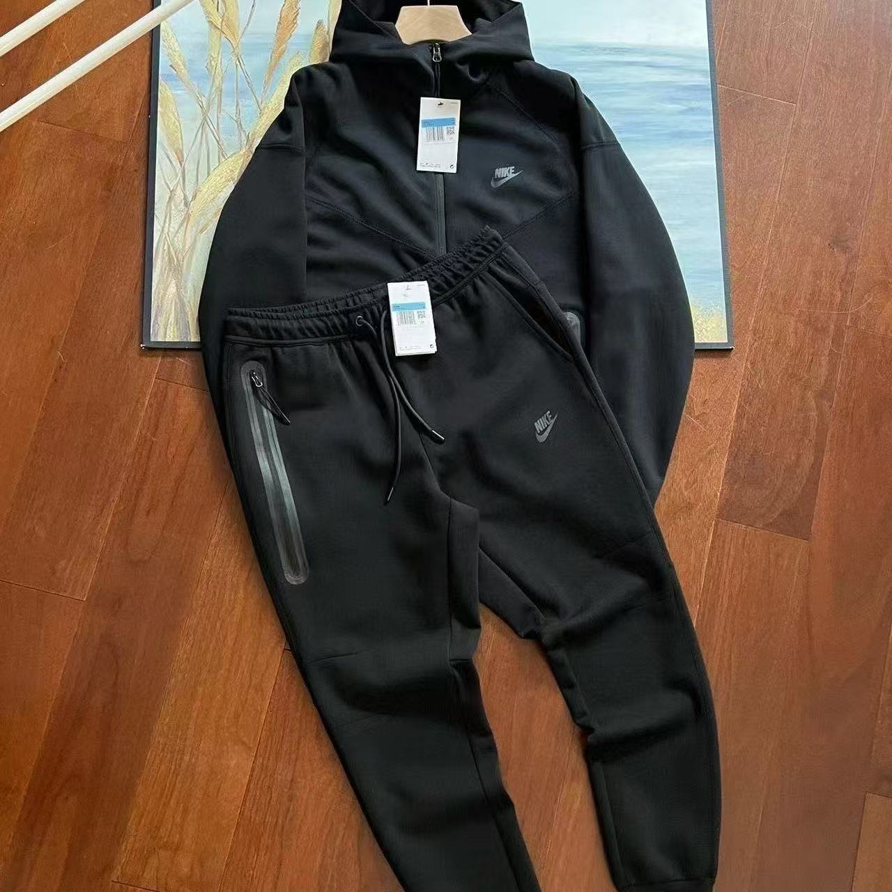 Nike Tech