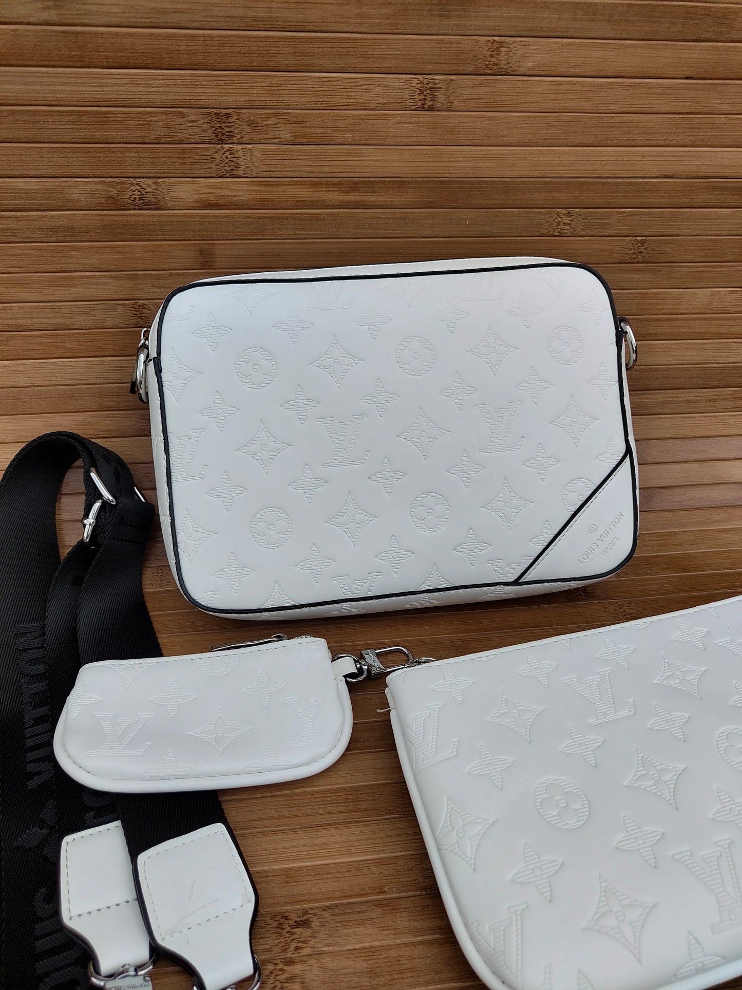 Louis Vuitton Trio Messenger