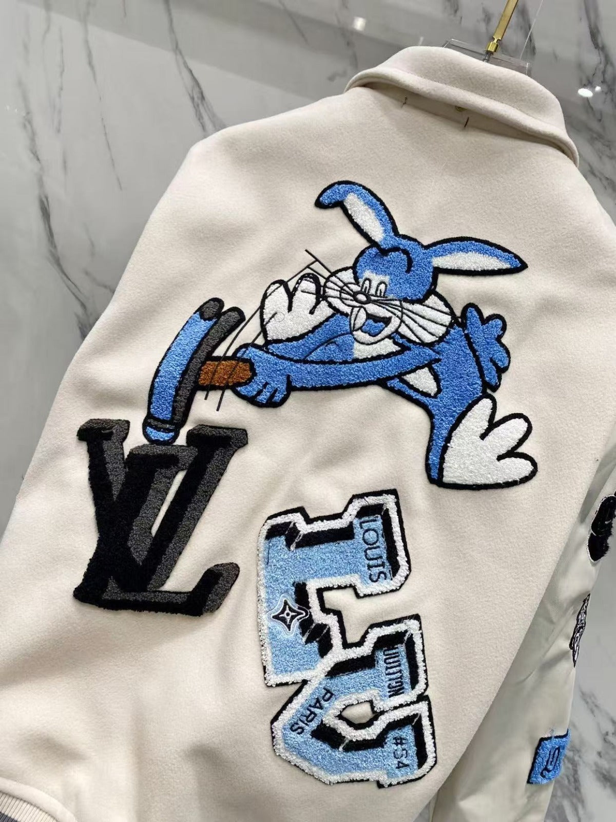 Bomber LV