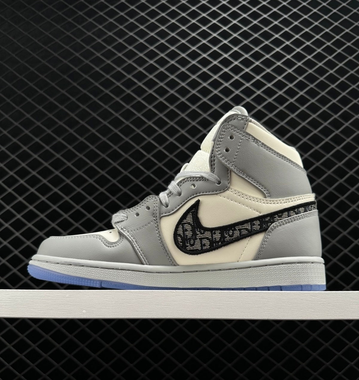 Jordan x Dior Air Jordan 1 Retro High Sneakers
